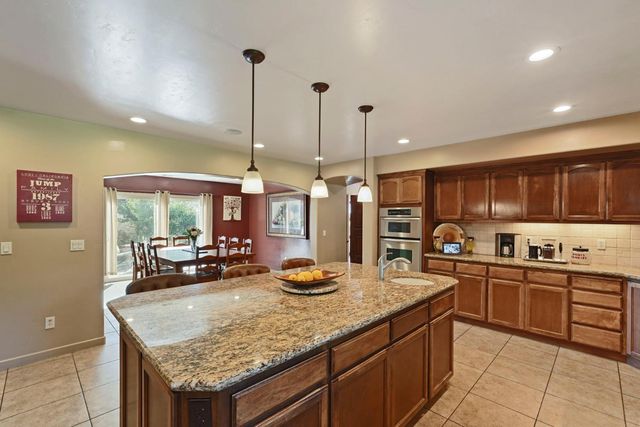 17700 N Kennison Ln, Lodi, CA 95240