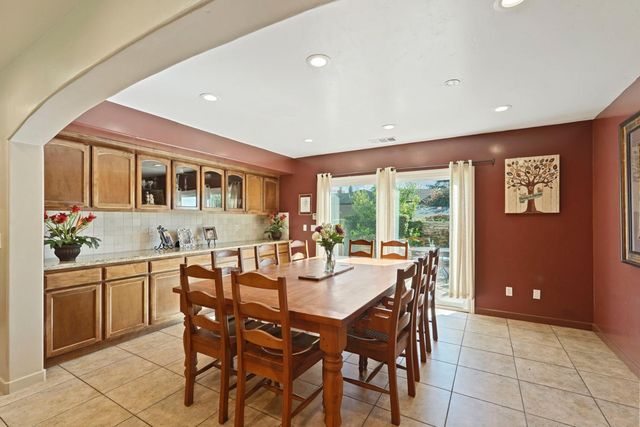 17700 N Kennison Ln, Lodi, CA 95240