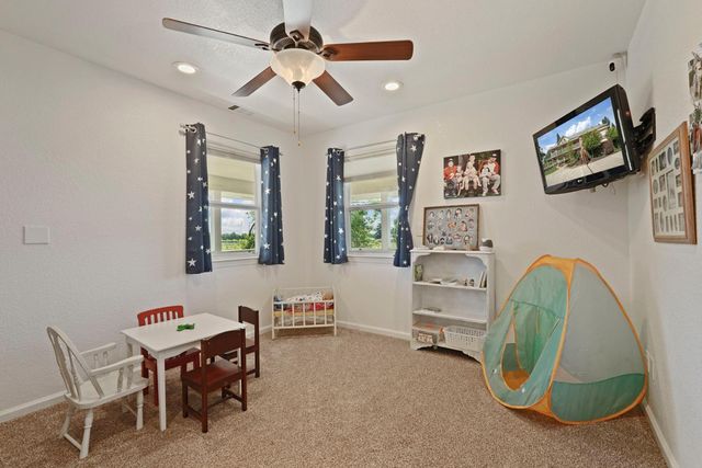 17700 N Kennison Ln, Lodi, CA 95240