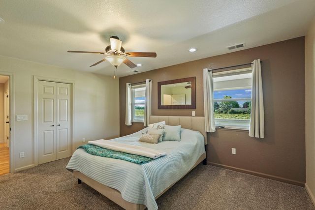 17700 N Kennison Ln, Lodi, CA 95240