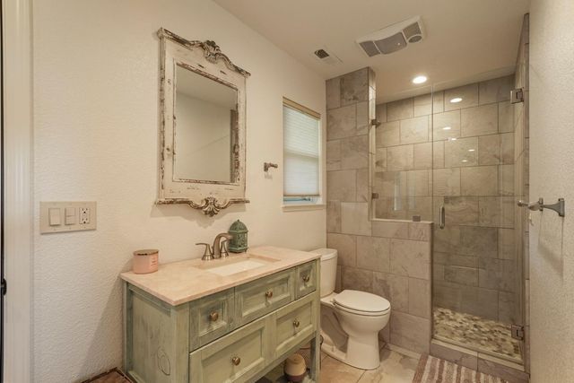 17700 N Kennison Ln, Lodi, CA 95240