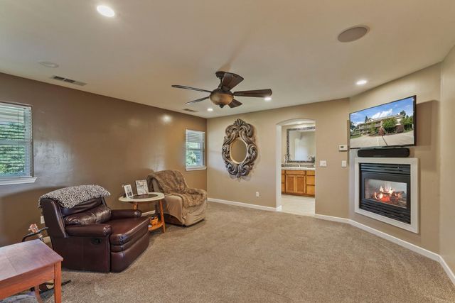 17700 N Kennison Ln, Lodi, CA 95240