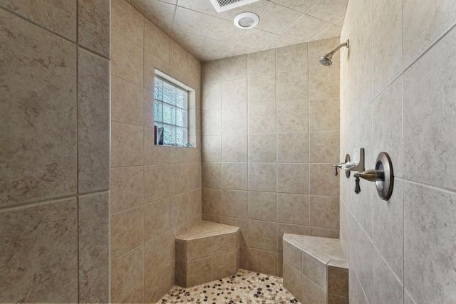 17700 N Kennison Ln, Lodi, CA 95240