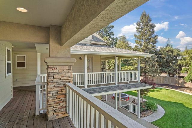 17700 N Kennison Ln, Lodi, CA 95240