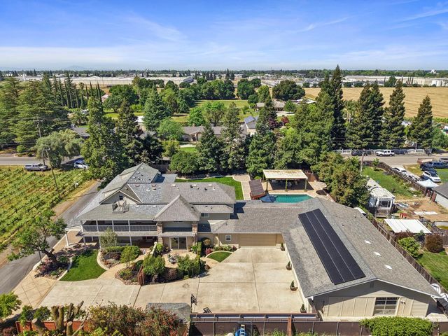 17700 N Kennison Ln, Lodi, CA 95240