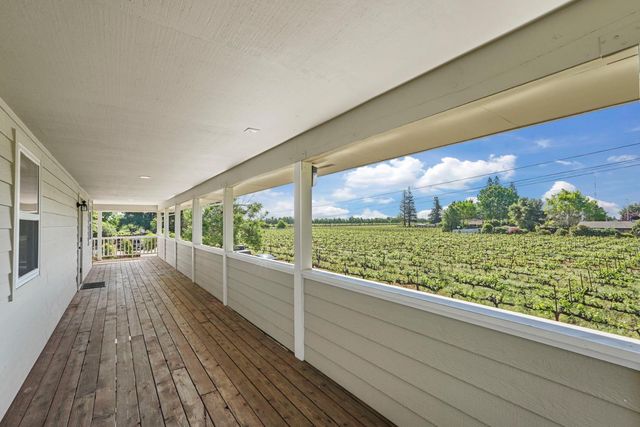17700 N Kennison Ln, Lodi, CA 95240