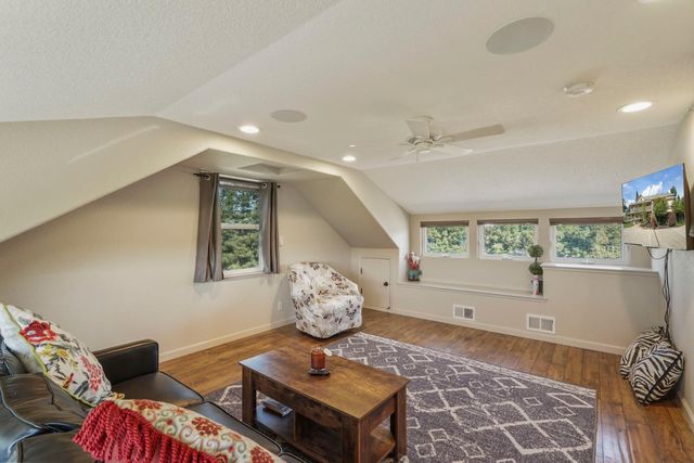 17700 N Kennison Ln, Lodi, CA 95240