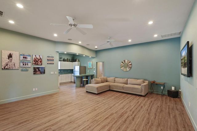 17700 N Kennison Ln, Lodi, CA 95240