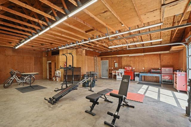 17700 N Kennison Ln, Lodi, CA 95240