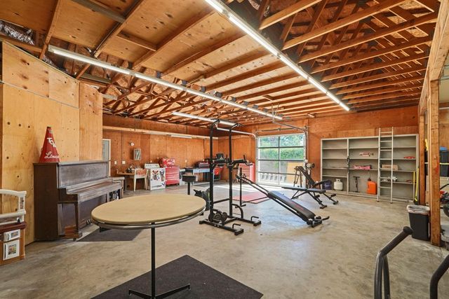 17700 N Kennison Ln, Lodi, CA 95240