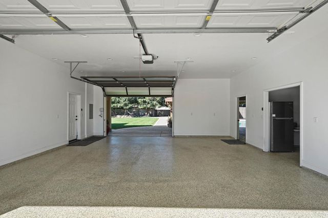 17700 N Kennison Ln, Lodi, CA 95240