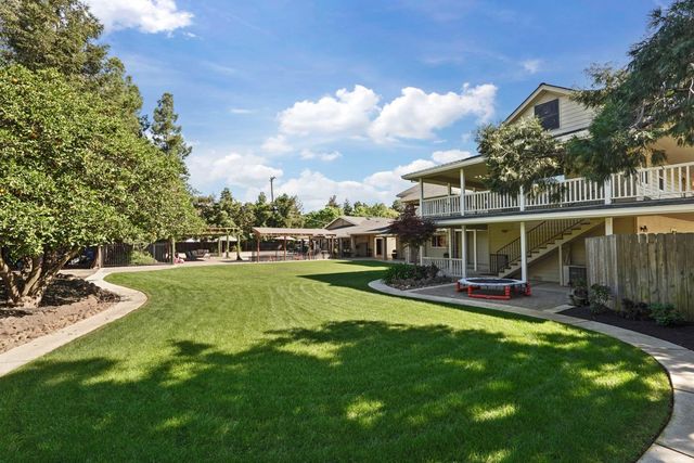 17700 N Kennison Ln, Lodi, CA 95240