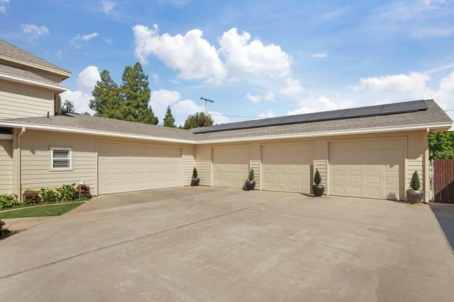 17700 N Kennison Ln, Lodi, CA 95240