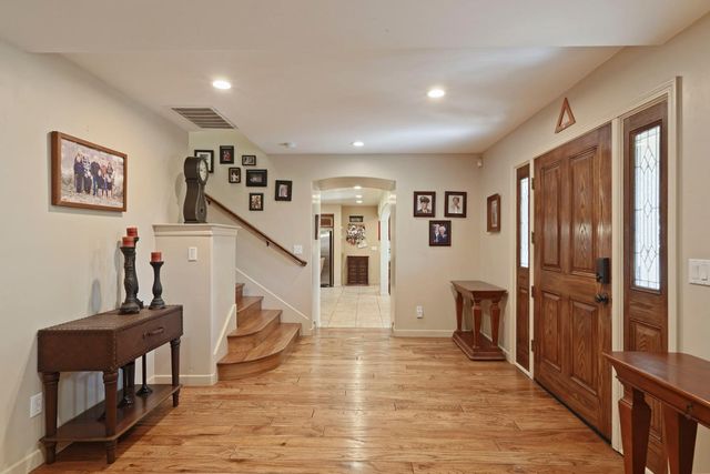 17700 N Kennison Ln, Lodi, CA 95240