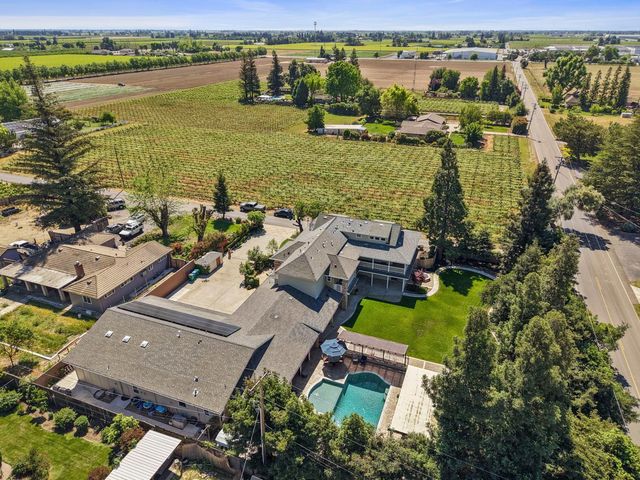 17700 N Kennison Ln, Lodi, CA 95240