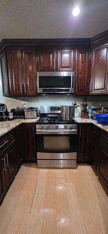 3522 NW 193rd St, Miami Gardens, FL 33056