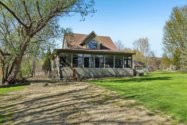 W9304 Ripley Road, Cambridge, WI 53523