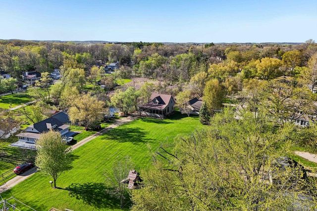 W9304 Ripley Road, Cambridge, WI 53523