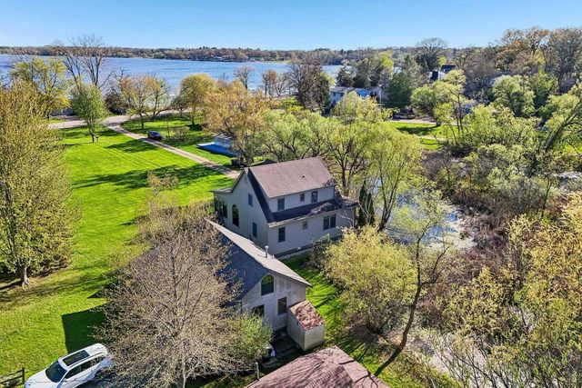W9304 Ripley Road, Cambridge, WI 53523