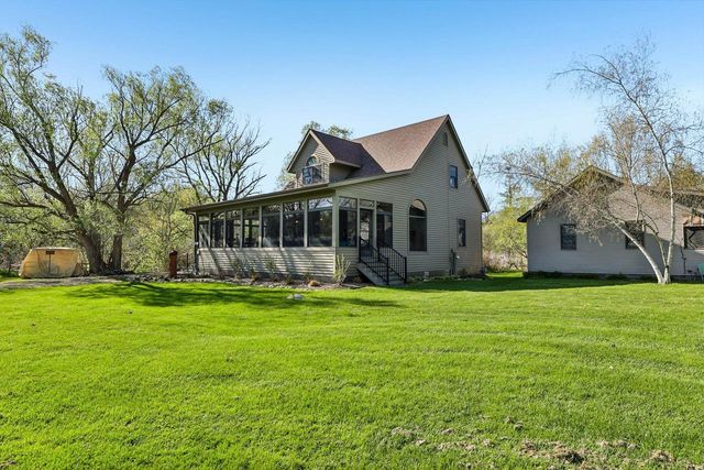 W9304 Ripley Road, Cambridge, WI 53523