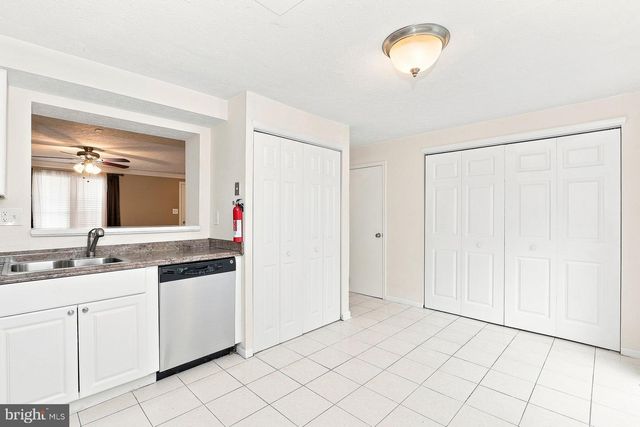 21 WATERVIEW CT, Marlton, NJ 08053