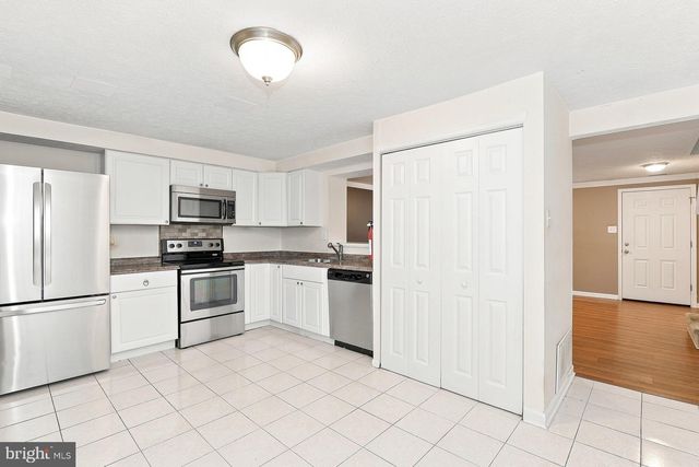 21 WATERVIEW CT, Marlton, NJ 08053