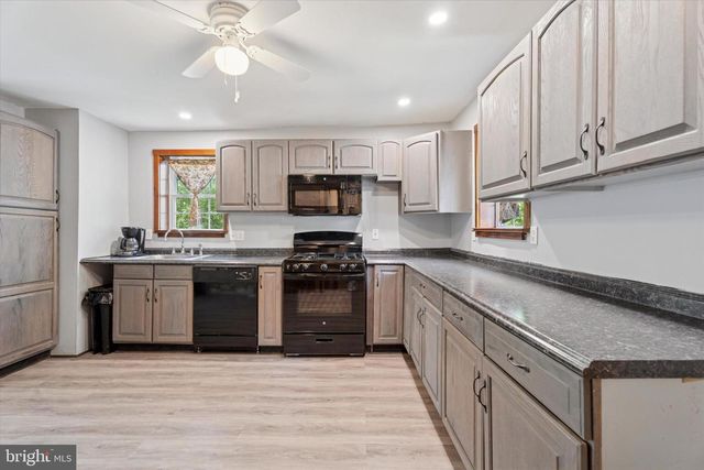 1127 PAWLINGS RD, Norristown, PA 19403