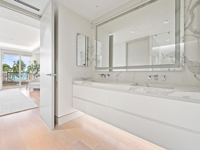 7937 Fisher Island Dr 7937, Miami Beach, FL 33109