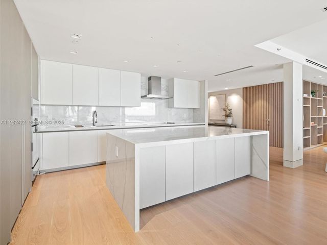 7937 Fisher Island Dr 7937, Miami Beach, FL 33109