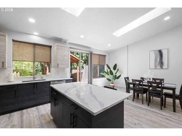 5353 LAKEVIEW Blvd, Lake Oswego, OR 97035