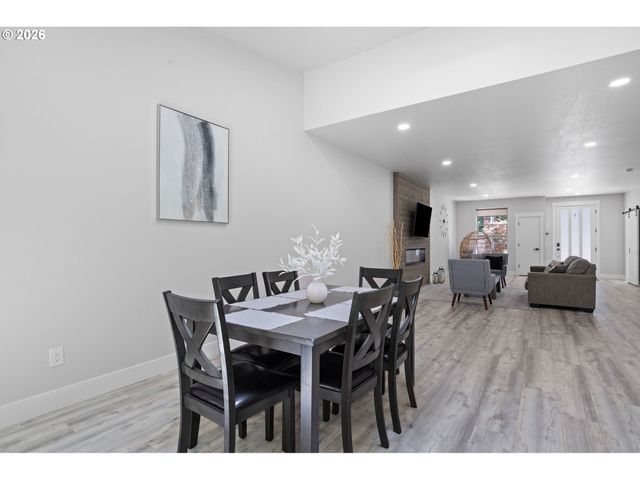 5353 LAKEVIEW Blvd, Lake Oswego, OR 97035