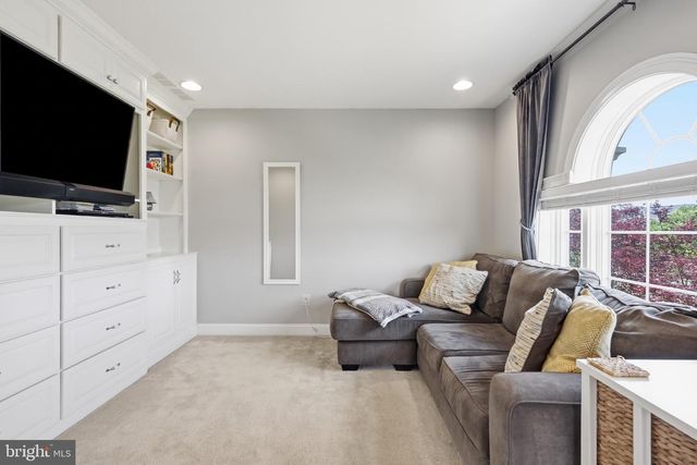 879 ASHBOURNE WAY, Schwenksville, PA 19473
