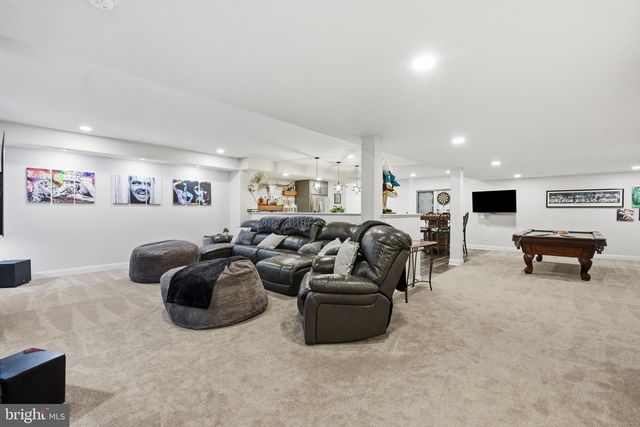 879 ASHBOURNE WAY, Schwenksville, PA 19473