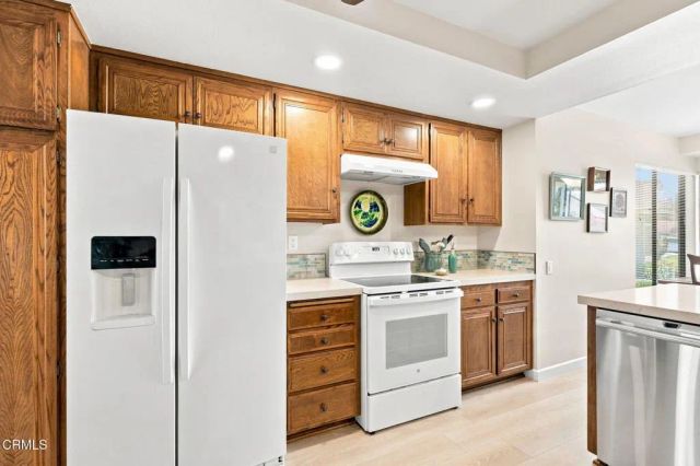 42062 Village 42, Camarillo, CA 93012