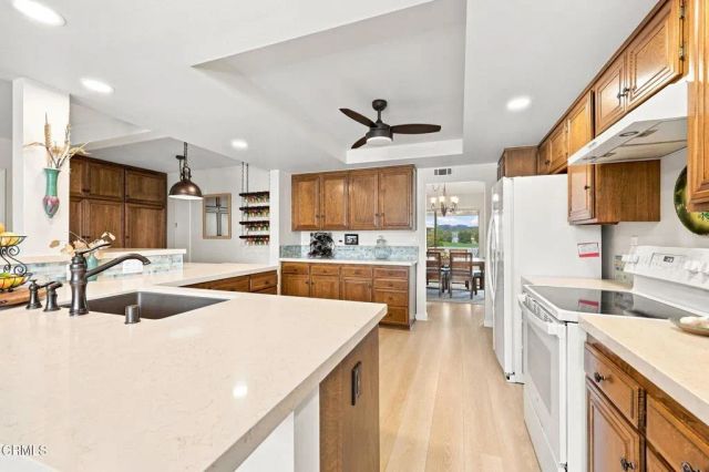 42062 Village 42, Camarillo, CA 93012