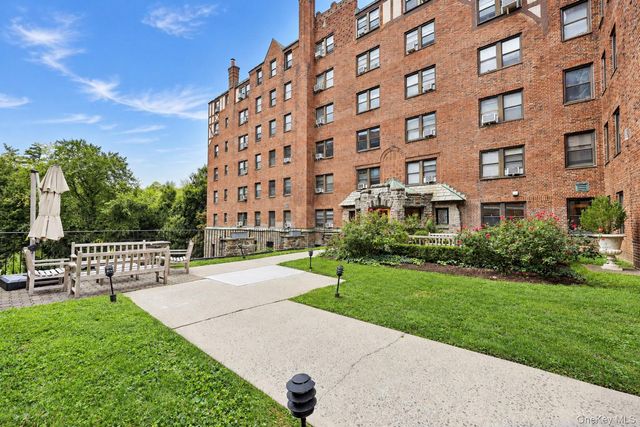 68 E Hartsdale Avenue 4K, Hartsdale, NY 10530