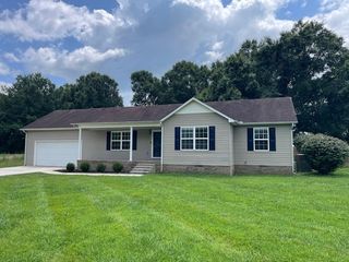 298 Dale Haven Ln, Tullahoma, TN 37388