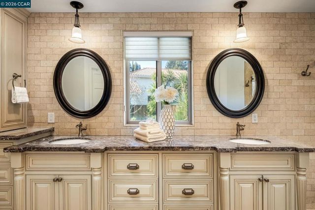 551 551 Blackhawk Club Dr, Danville, CA 94506