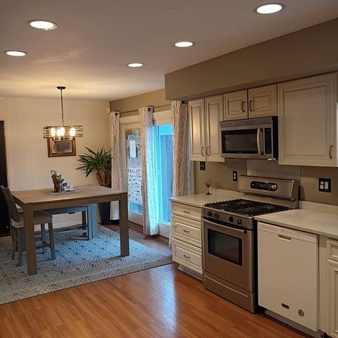 714 N Whitcomb Drive, Palatine, IL 60074