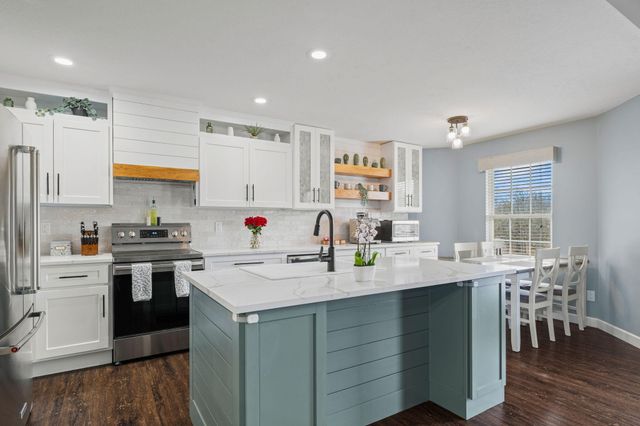 1189 S Casa Grande Avenue, Springfield, MO 65802