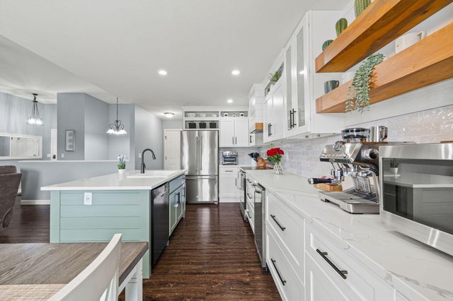 1189 S Casa Grande Avenue, Springfield, MO 65802