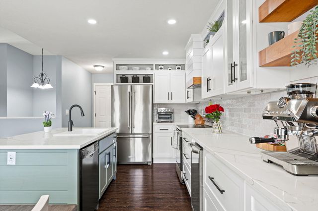 1189 S Casa Grande Avenue, Springfield, MO 65802