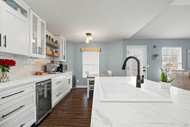 1189 S Casa Grande Avenue, Springfield, MO 65802