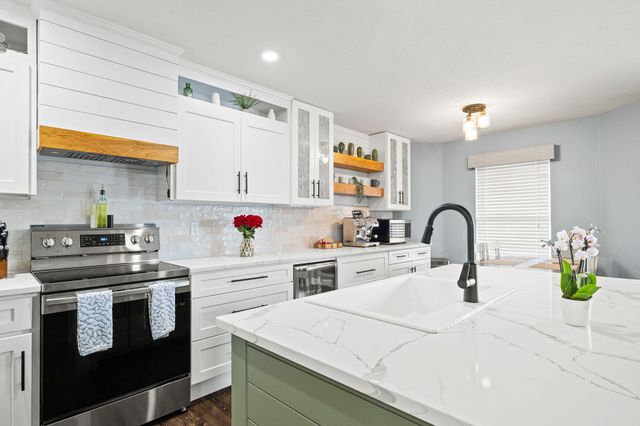 1189 S Casa Grande Avenue, Springfield, MO 65802