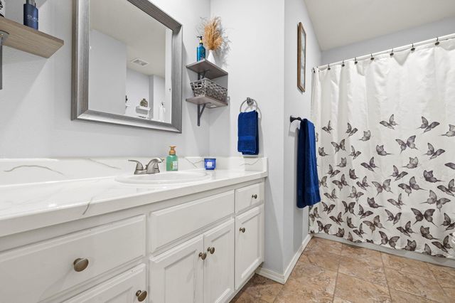 1189 S Casa Grande Avenue, Springfield, MO 65802