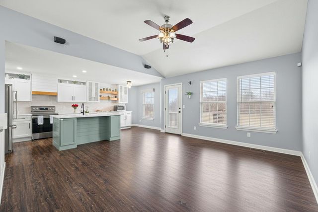 1189 S Casa Grande Avenue, Springfield, MO 65802