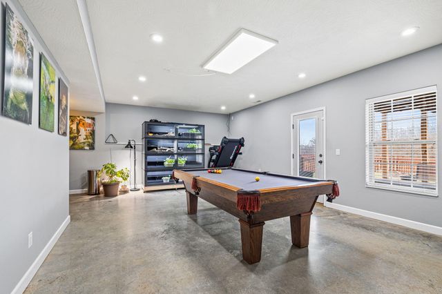 1189 S Casa Grande Avenue, Springfield, MO 65802