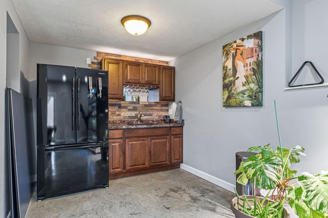 1189 S Casa Grande Avenue, Springfield, MO 65802