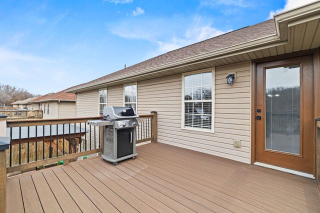 1189 S Casa Grande Avenue, Springfield, MO 65802