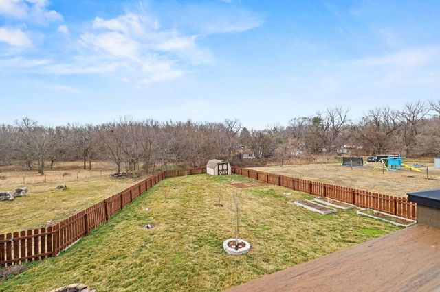 1189 S Casa Grande Avenue, Springfield, MO 65802